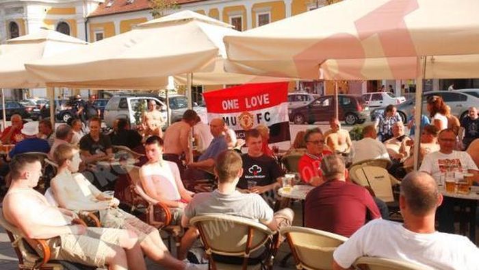 Motto-ul "diavolilor": "United, copiii, soția!"** Ce i-a frapat pe englezi la Cluj: "E incredibil ce se întâmplă aici"