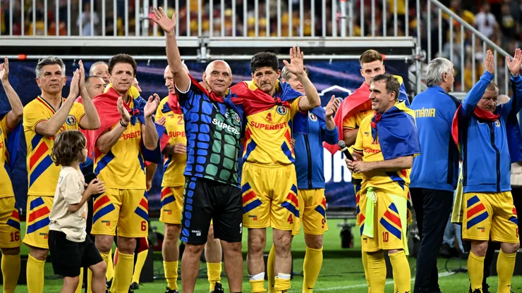 Ilie Dumitrescu a putut să joace doar 15 minute în meciul Generația de Aur – Restul Lumii și a rămas uluit de un coleg de-al său: „E cel mai bun fotbalist român din istorie, e ceva rar!”