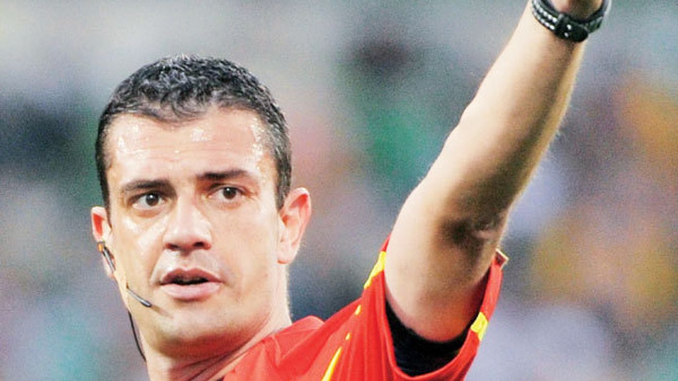 Crăciunescu e pus pe glume:** "Nu arbitrează Marius Avram finala Champions League?!"