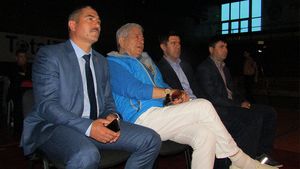 Președinte FR Box vrea să unească toate gloriile românești ale sportului cu mănuși pentru a da start unui proiect de revigorare a boxului. "Am primit promisiuni că vom primi finanțare înainte de Campionatele Europene"