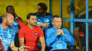 Dică a pus piciorul în prag: "Îmi doresc să mai aducem cel puțin un fundaș central". Cum a caracterizat evoluția lui Rusescu și la ce capitol trebuie să mai lucreze Planic&Co