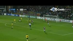 VIDEO Vezi cel mai frumos gol al serii în CL:** preluare și foarfecă