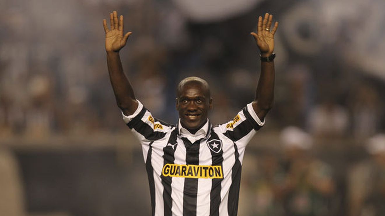 VIDEO Brazilienii aveau impresia că le-au inventat pe toate, până la Seedorf!** Olandezul le-a arătat un dribling de notat în manual: nici nu a atins balonul