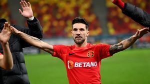 Alex Băluță, acuzat de rasism după ce ar fi făcut o afirmație scandaloasă despre colegii săi de la FCSB: „Ce urât vorbeau negroteii ăștia!”