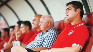 Cu Hîldan la inimă!** Ciobotariu s-a pus bine cu fanii purtând un tricou cu chipul "Unicului Căpitan"