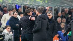 Conte, eliminat pentru că a urlat „Rușine!” spre arbitri după ce echipa lui Chivu a primit penalty!