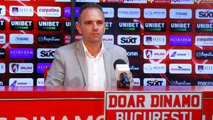 Dictatura spaniolă pe burta goală! Oamenii lui Cortacero caută „sifoanele” de la Dinamo și au luat la puricat telefoanele angajaților + Ce i-a obligat pe aceștia | EXCLUSIV