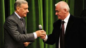 Sandu și Dragomir au iritat fotbalul românesc!** Prelungirea sezonului de toamnă naște furie și ironii: "Lăsați-ne să ne pregătim pentru CM 2020! Este o ipocrizie"