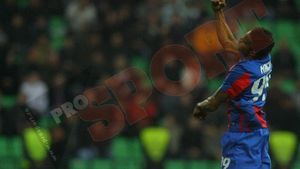 Becali: "Maicon arată a fotbalist! E și mâna lui Cîrțu"** Brazilianul, despre "dubla" cu Dacia