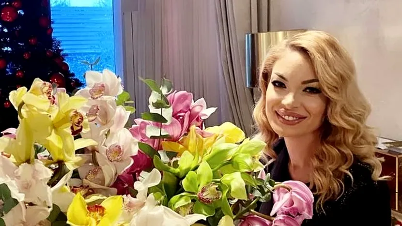 Cum s-a afișat Valentina Pelinel alături de familia sa. Ținuta purtată a pus-o în valoare