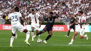 Jude Bellingham a făcut senzație la debutul pentru Real Madrid, în amicalul cu AC Milan. Înlocuitorul lui Tătărușanu, gafă impardonabilă pe Rose Bowl din Pasadena | VIDEO