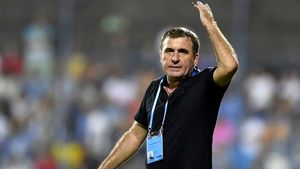 „Poate există o discuție cu Gică!” Varianta Hagi la Ajax prinde contur?! Ce spune Ciprian Marica despre posibilitatea ca „Regele” să îi preia pe „lăncieri”: „Ar fi o idee fantastică”