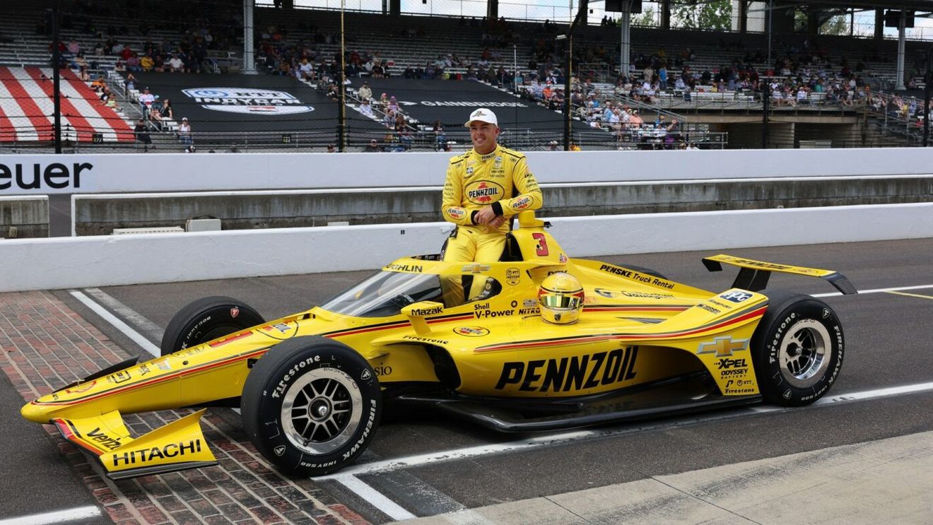 Cum s-a dezintegrat o maşină la 400 km/h, după ce a zburat efectiv de pe drum