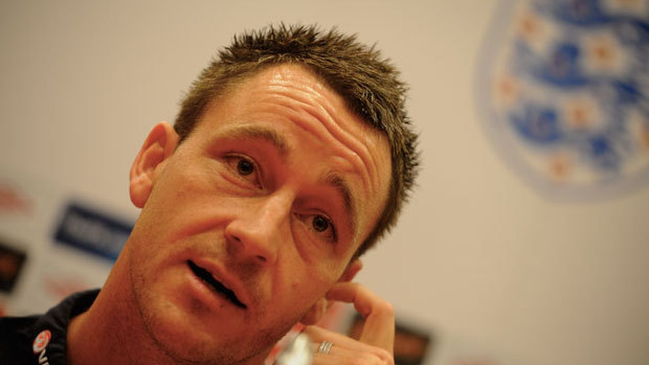 Terry este anchetat de Scotland Yard pentru rasism, după o sesizare a unui spectator!** FA îl va judeca după anchetă