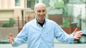 "Jos dictatura de la FRT!"