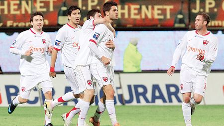 Cum mută Dinamo?