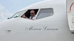 VIDEO Cum arată la interior avionul „Mircea Lucescu”, primul Boeing 737 Max din estul Europei