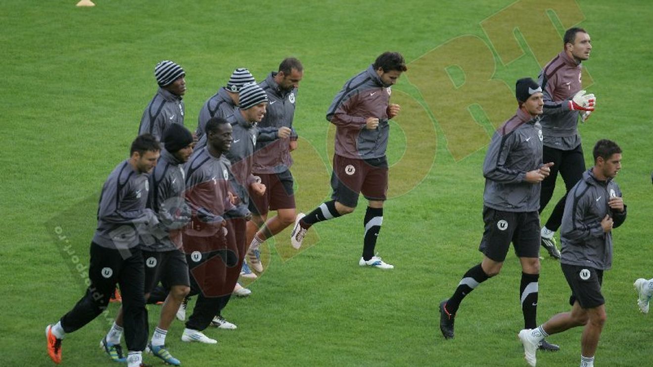 FOTO** Proteste la primul antrenament al lui "U" pe Cluj Arena