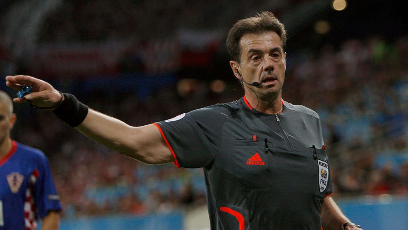 Vassaras își apără "copiii": "Vreți ca un arbitru să stea pe bară o lună? Nu e corect!". Ce spune despre "specialiștii de pe canapea"