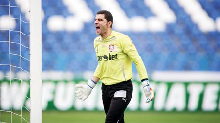 Coman - da, Pancu - ba!** Portarul va strânge din dinți și nu va rata jocul cu PSV, dar "Pancone" va fi înlocuit