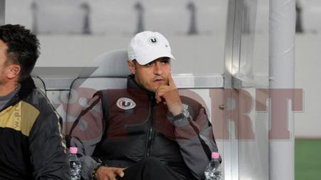 Dulca, exasperat de arbitrajul brigăzii lui Crăciunescu:** "Dacă a fost ofsaid, atunci îl felicit pe domnul arbitru că a mai stricat un joc"