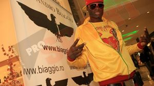 FOTO** N'Doye a oferit adidași copiilor! VEZI la ce TEST i-a supus!