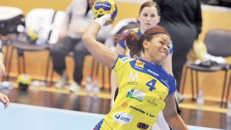 Handbal cu fustă!** "Mi s-a părut funny echipamentul fetelor de la Metz"