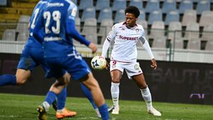 Clinton N’Jie, fostul jucător de la Rapid, semnează cu noua echipă! Marius Șumudică i-a dezvăluit salariul