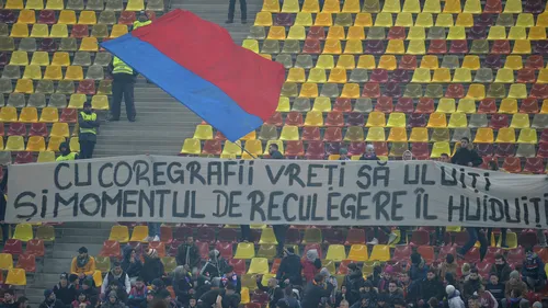 Puțini, dar puși pe ironii! Cei 100 de fani FCSB au luat peste picior PCH-ul în derby. Mesajele care nu s-au văzut la TV: 