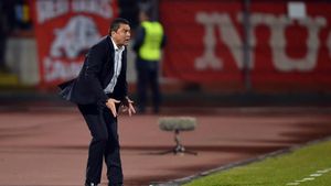 Ilie Stan, debusolat de rezultatul cu Dinamo: "Nu mai rezist, vă spun sincer!** E inadmisibil ce a făcut Paraschiv, acolo s-a pierdut jocul!"