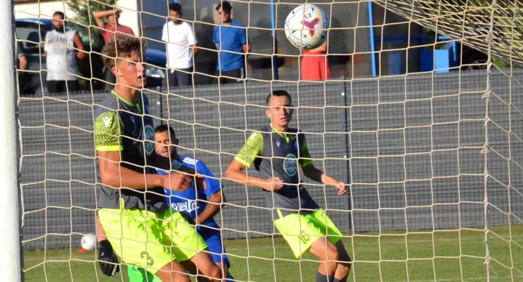 ACSM Reșița a ”stins” visul unei nopți de vară la Șag, chiar în seara eclipsei! Cărășenii merg din nou în Play-off-ul Cupei României, dar nu fără emoții. Dorinel Munteanu: ”A opus o foarte mare rezistență”