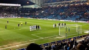 Toți credeau că are cariera încheiată, el e aproape de Premier League. VIDEO - Drenthe a slăbit enorm și a reușit un gol