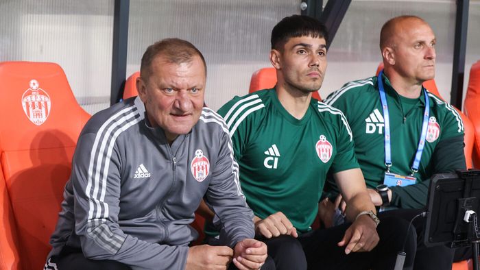 16 înlocuiri de antrenori în Superliga recent încheiată! 8 echipe și-au păstrat tehnicianul, Dorinel Munteanu e singurul care a antrenat două grupări de prim-eșalon. SPECIAL