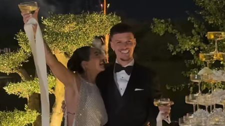 Dennis Man a făcut nunta, iar naș a fost colegul de la naționala României! Cine a cântat la marele eveniment
