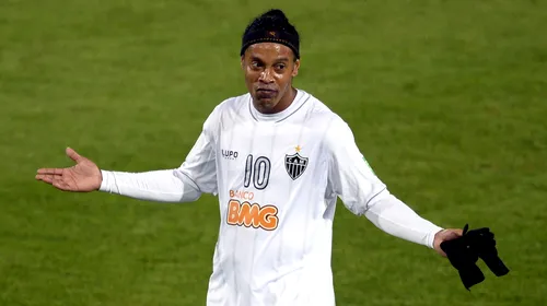 Ronaldinho, luat la țintă după ce a semnat cu noul club: „E o maimuță braziliană”. Scandal uriaș în care e implicat „Dințosul”