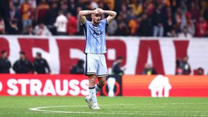 Atât de rău a ajuns Radu Drăgușin după doar un meci slab! A fost desființat și luat la mișto în meme-uri, după evoluția lamentabilă cu Galatasaray