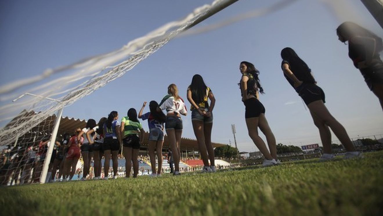 FOTO EXOTIC** "Peladao Verde", paradisul FOTBALULUI! VEZI imagini de la cel mai SEXY turneu din lume