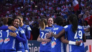 Rapid, încă un transfer extraordinar la handbal feminin! L'Equipe a anunțat că o campioană olimpică, mondială și europeană vine să facă spectacol în Giulești: „Bucureștiul va vorbi limba franceză!”