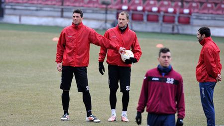 "E bătrân și nu cred că mai înțelege ceva" / Andone îl ironiza acum cinci luni, acum e titular!** Singurul jucător din Gruia pentru care anul 2013 e unul bun