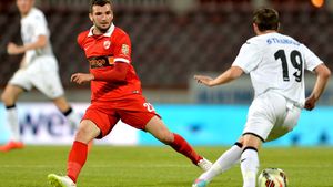 Conducerea lui Dinamo a lămurit situația fotbalistului "blocat" în "Ștefan cel Mare": "Asta scrie în înțelegere. E contractul lui Anghelache, poate sta la noi cât timp poate juca fotbal"