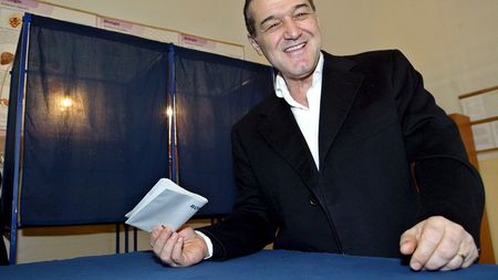 Gigi Becali poate părăsi țara