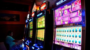 Industria jocurilor de noroc e în picaj. Piața neagră ia amploare