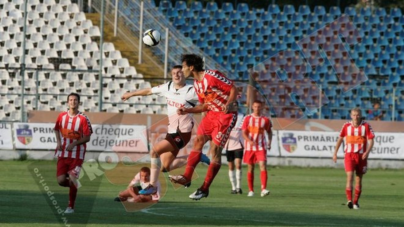 "Flocea" ca Sorinaccio!** "A inventat autobaza doi!"