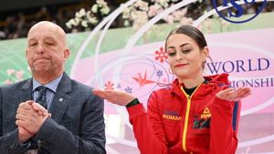 Nu-și mai vorbesc! Julia Sauter a rupt colaborarea cu Marius Negrea după 14 ani! SPECIAL