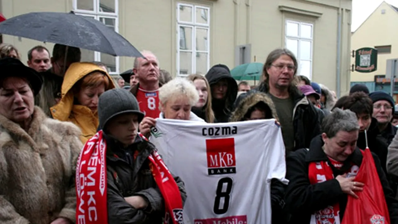 FOTO / Fanii lui Veszprem s-au adunat în locul unde a fost ucis Cozma, ca să-l comemoreze!