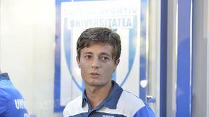 Jucătorii Craiovei au vândut abonamente fanilor. Gustavo: "Am venit la Craiova pentru a juca în Champions League!"