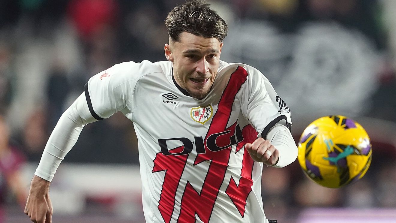 Jurnaliștii spanioli au încercat să-l asmută pe Andrei Rațiu împotriva Barcelonei, viitoarea sa echipă. Ce replică le-a dat când l-au întrebat dacă s-a simțit dezavantajat de arbitraj