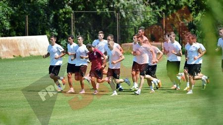 Antrenamentul Rapidului, condus de secundul lui Sabău!** Abrudan, prezent la ProRapid! Foto exclusiv