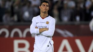 CR...9! **Cristiano Ronaldo va purta numărul 9 la Real!