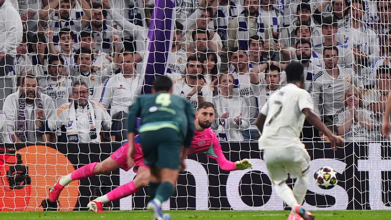 Faza de care vorbește toată Europa. Vinicius a ratat un penalty în Real Madrid - Manchester City și apoi a făcut un gest către fanii de pe „Bernabeu”